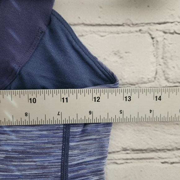 Lululemon Scoop Neck Tank - Picture 2 of 6